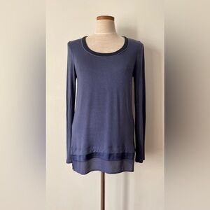 White House Black Market Tunic Silver Trim Scoop Neck Tiered Hem Size XS